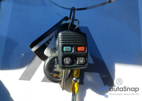 2009 Ford Mustang V6/V6 Premium z USA, uszkodzony, nr VIN 1ZVHT80NX95127548